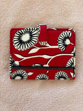 Vera Bradley Deco Daisy Red Floral Slim ID & Passport Travel Snap Wallet